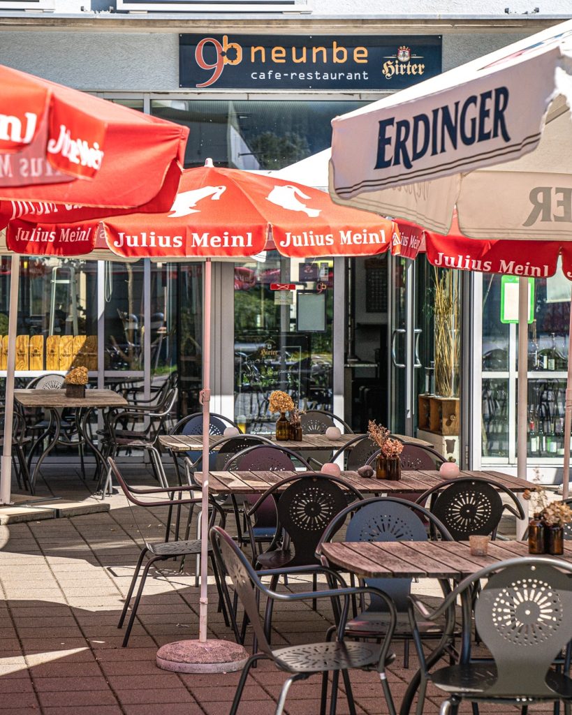 Unsere sonnige Terrasse im Hinterhof - Café-Restaurant 9b